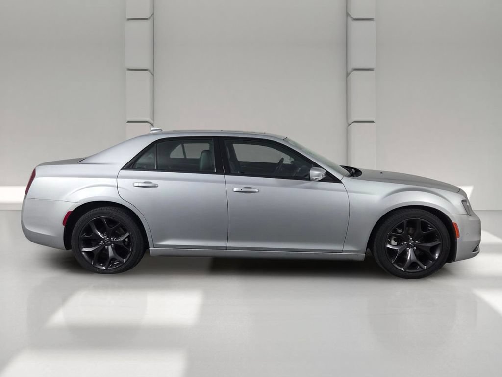 Used 2023 Chrysler 300 S RWD image 4