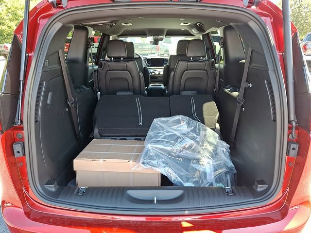 New 2026 Chrysler Voyager LX FWD image 19
