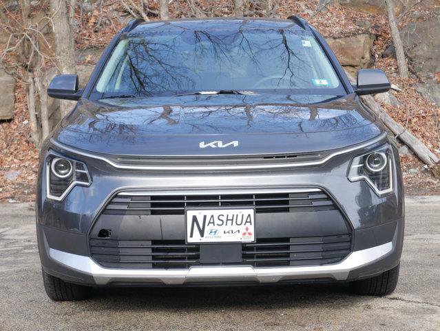 Used 2023 Kia Niro EX image 2