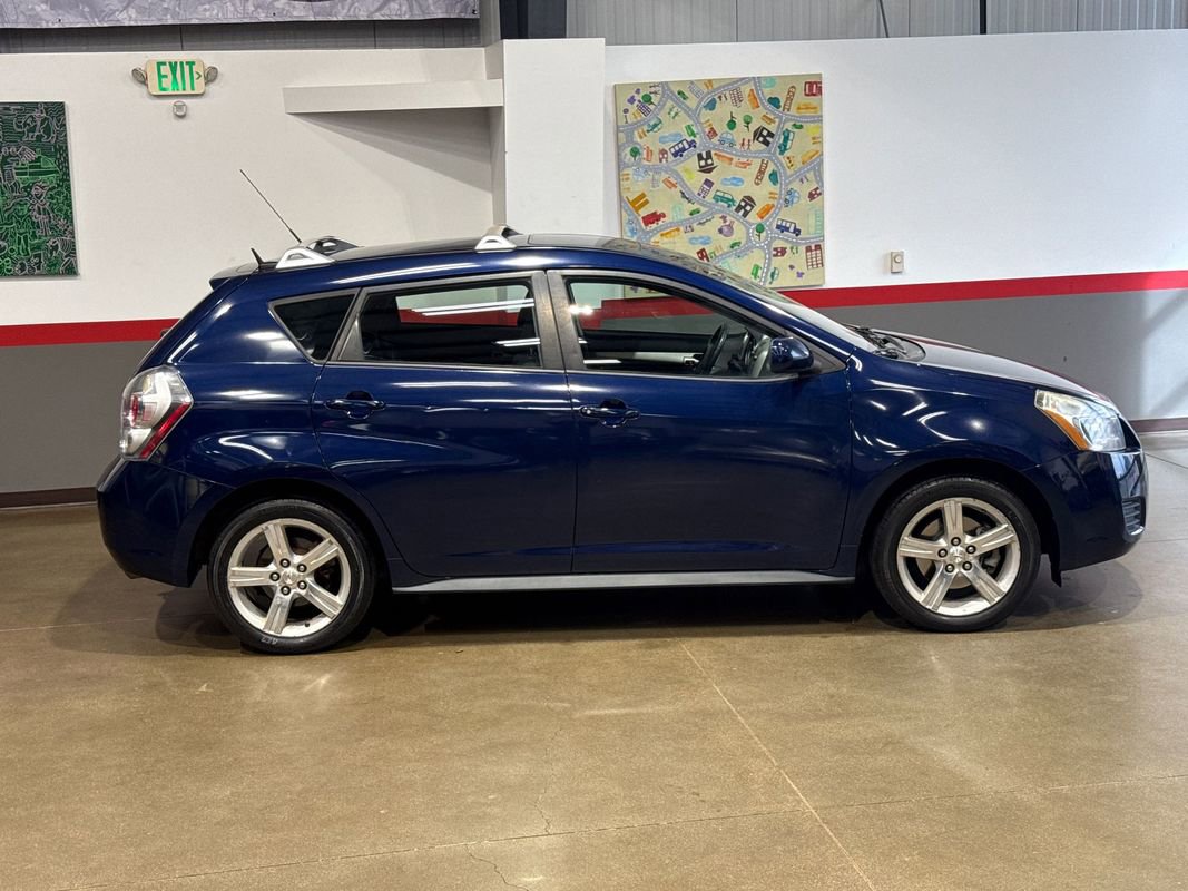 Used 2010 Pontiac Vibe AWD w/ Sun And Sound Package image 25