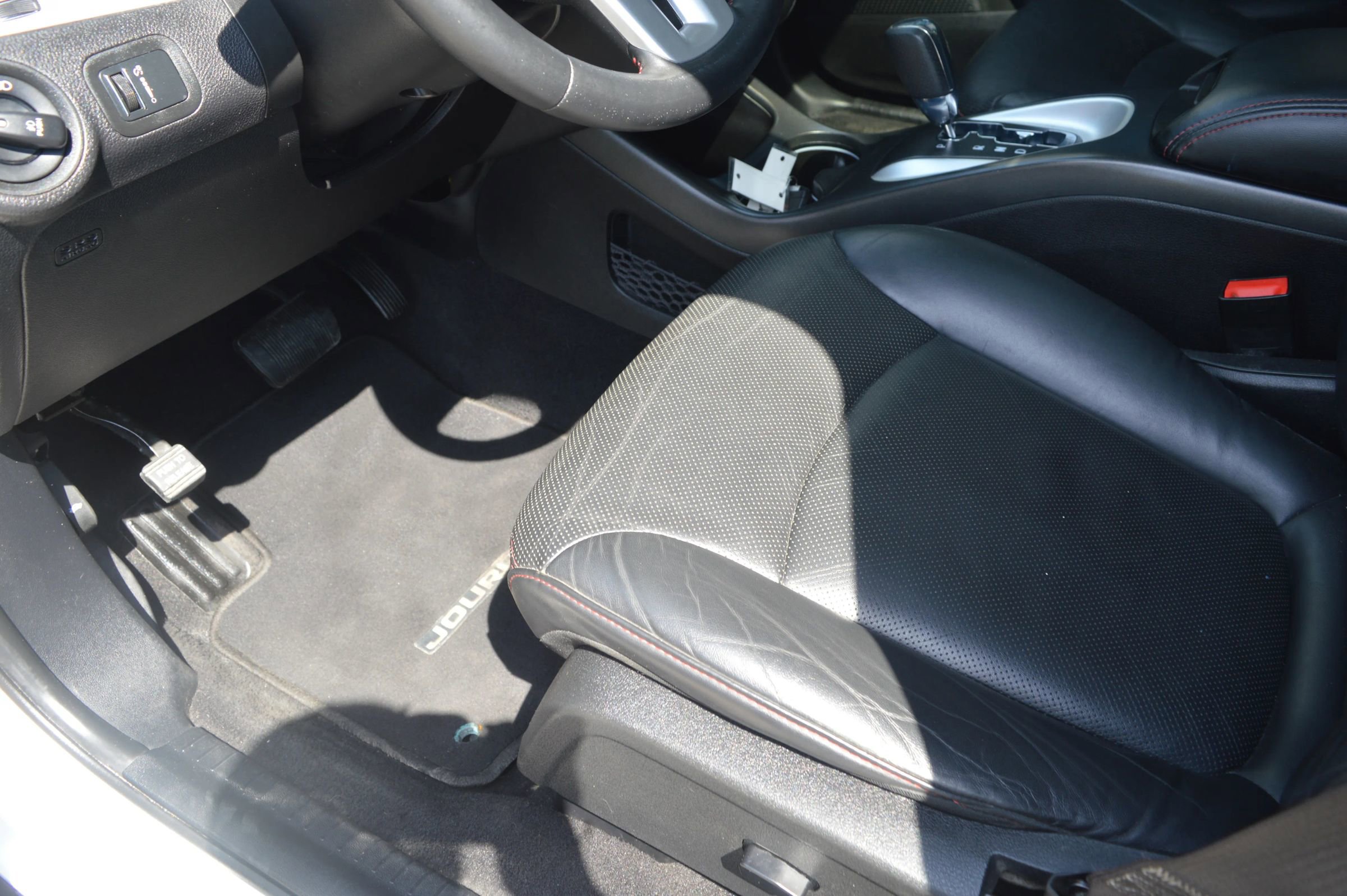 Used 2015 Dodge Journey R/T w/ Flexible Seating Group image 11