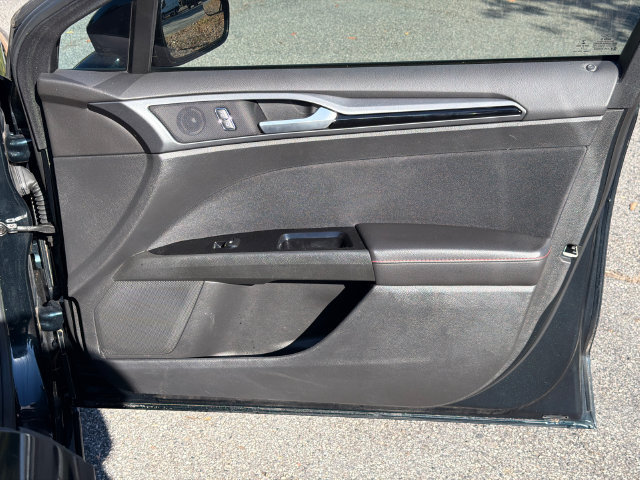 Used 2014 Ford Fusion SE FWD image 14