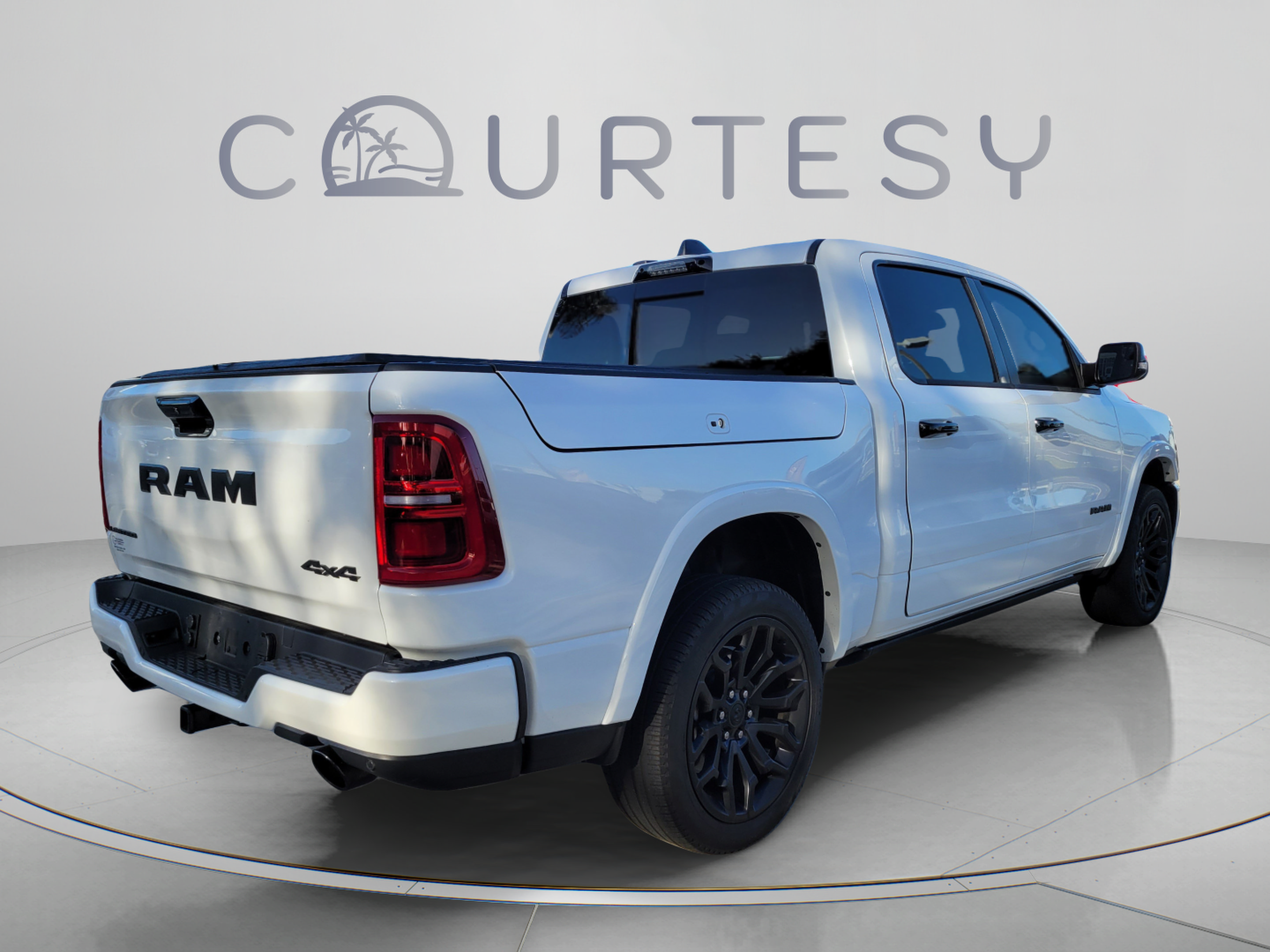 Used 2025 RAM 1500 Limited AWD/4WD image 3