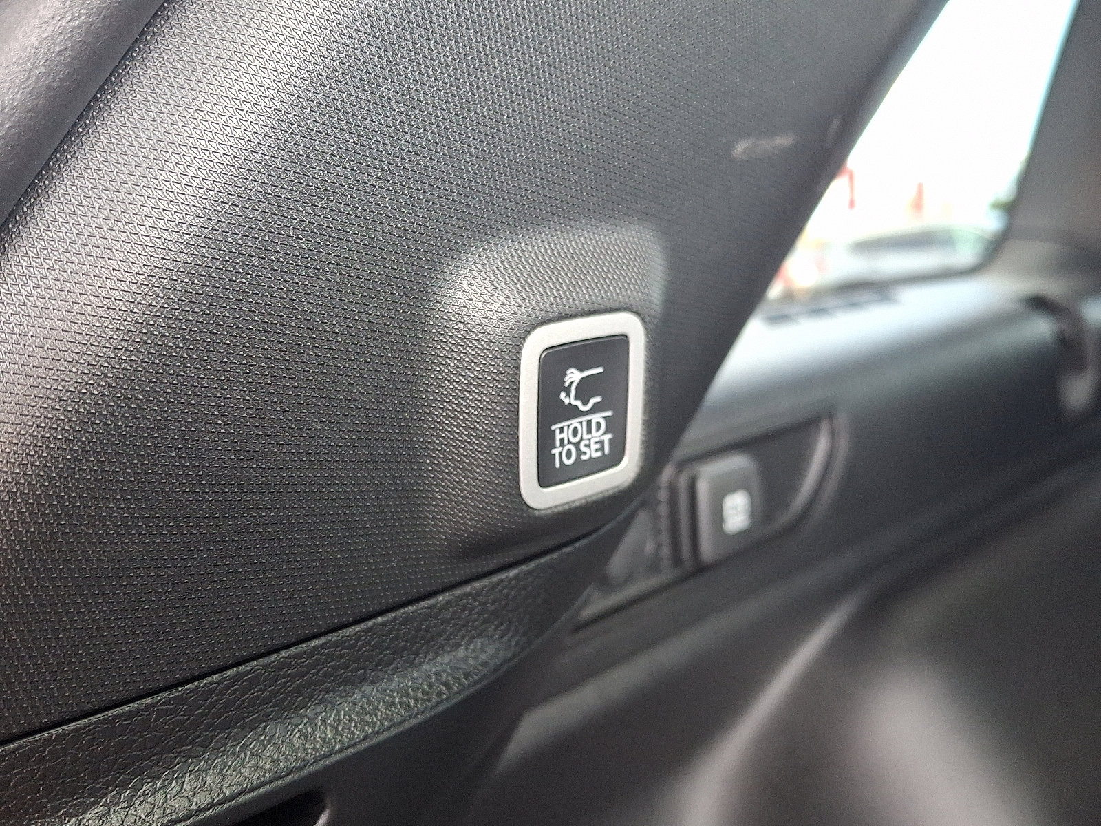 Used 2025 Jeep Grand Cherokee Limited w/ Trailer Tow Package image 30