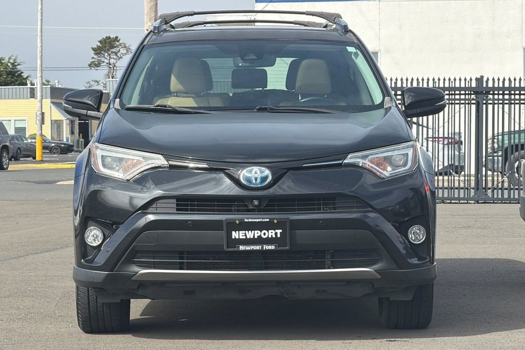 Used 2018 Toyota RAV4 Limited w/ Advanced Technology Package image 8
