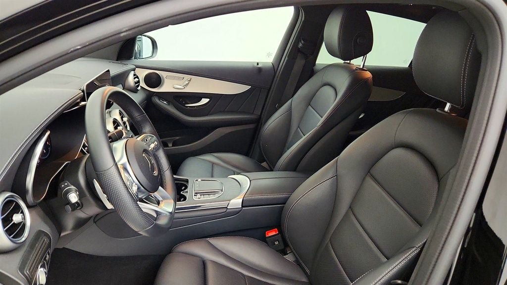 Used 2023 Mercedes-Benz GLC 300 4MATIC Coupe image 20