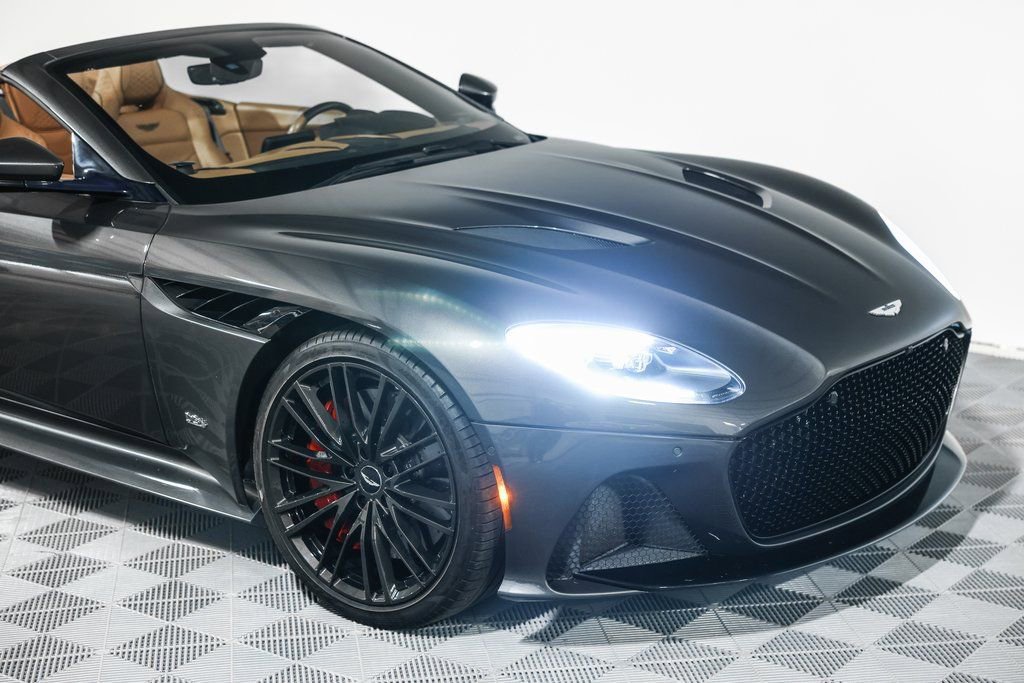 Used 2021 Aston Martin DBS Superleggera Volante image 8