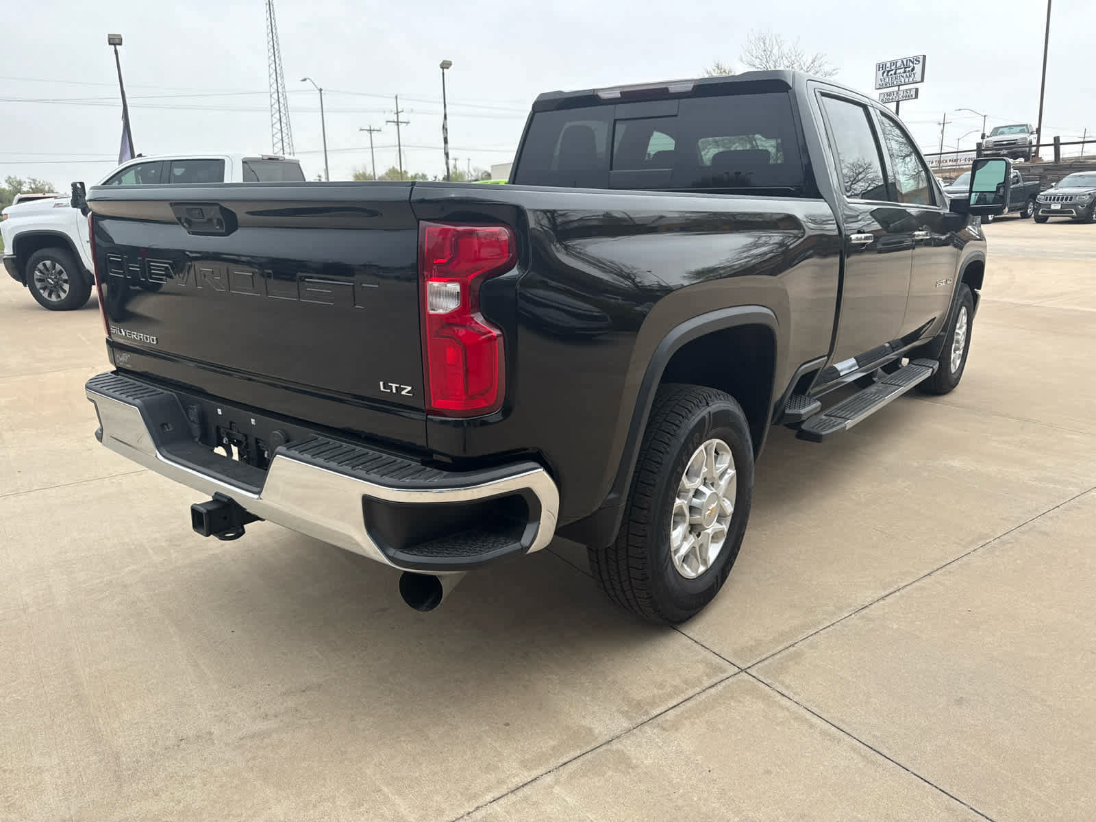Used 2022 Chevrolet Silverado 2500 LTZ w/ LTZ Convenience Package image 8