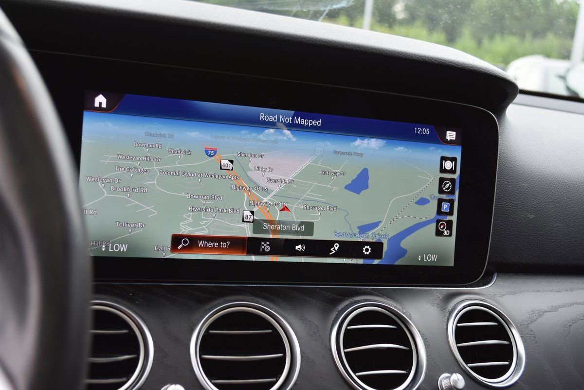 Used 2022 Mercedes-Benz E 350 Sedan w/ AMG Line Exterior image 21