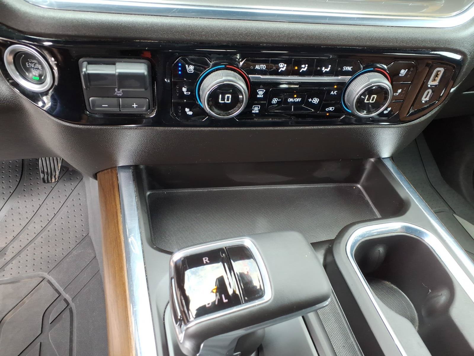 Used 2024 Chevrolet Silverado 1500 High Country w/ Technology Package AWD/4WD image 25