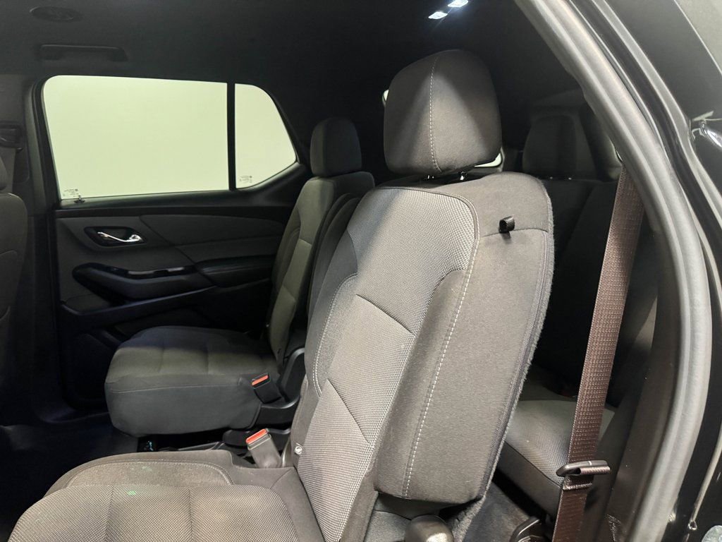 Used 2023 Chevrolet Traverse LT image 52