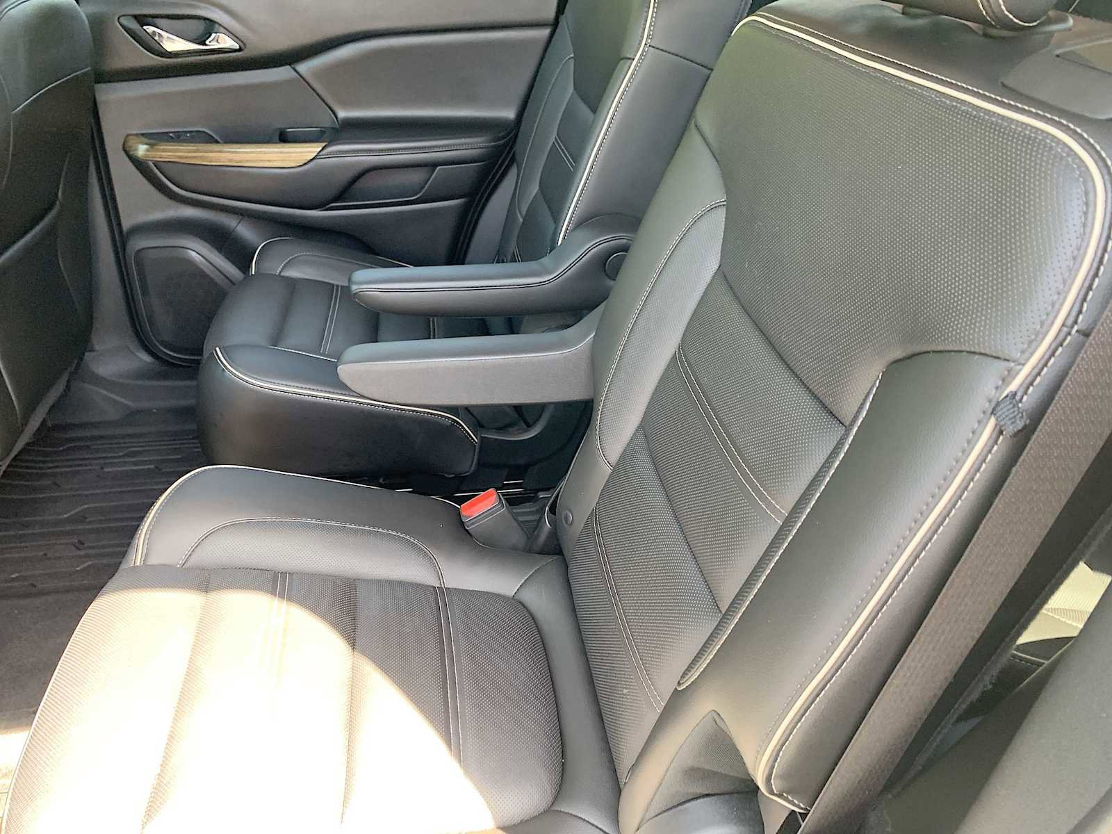 Used 2018 GMC Acadia Denali w/ Technology Package AWD/4WD image 25