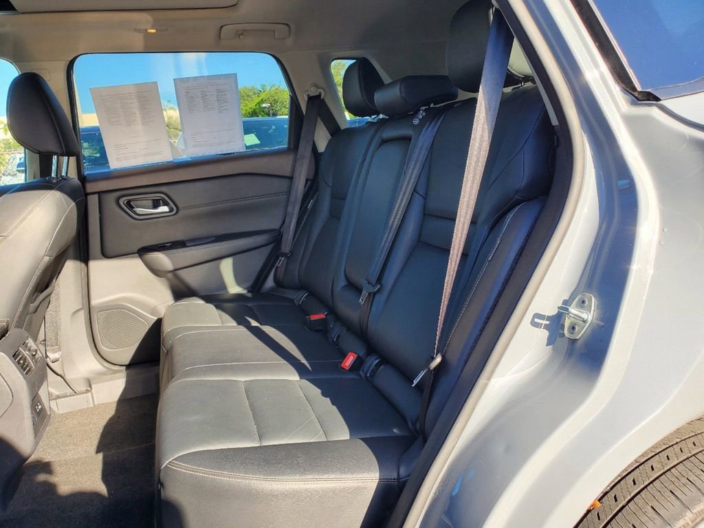 Used 2022 Nissan Rogue SL image 11