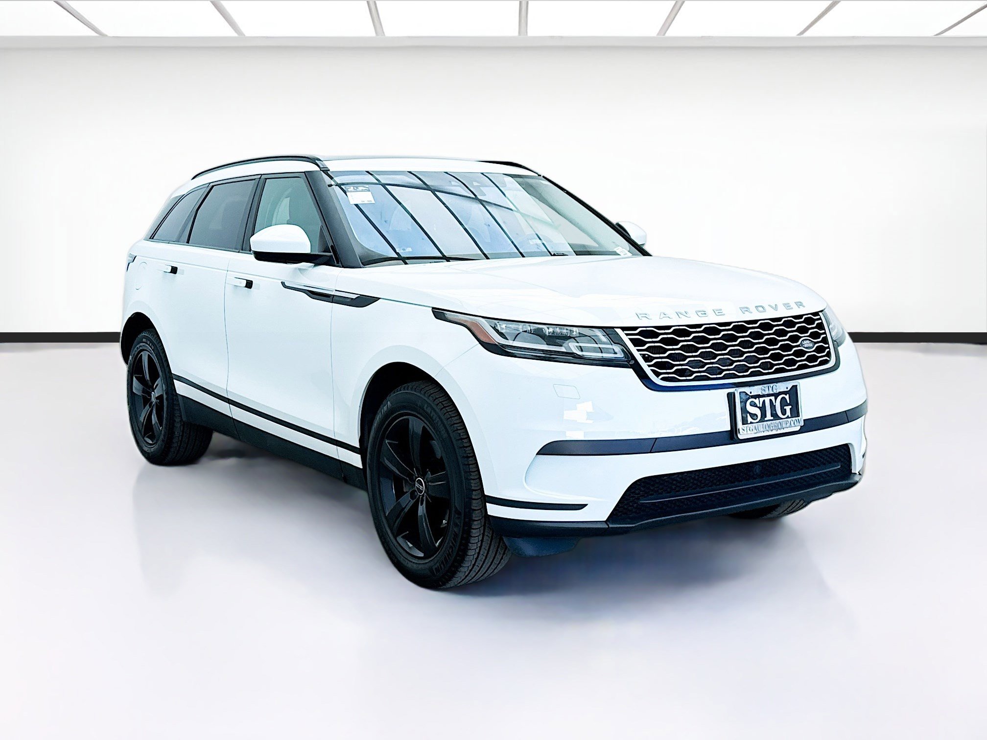 Used 2018 Land Rover Range Rover Velar S image 3