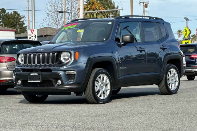 Used 2022 Jeep Renegade Latitude AWD/4WD image 8
