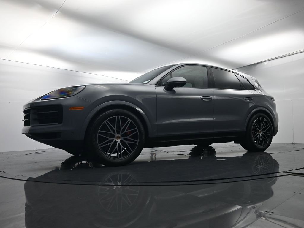 Used 2025 Porsche Cayenne S image 45