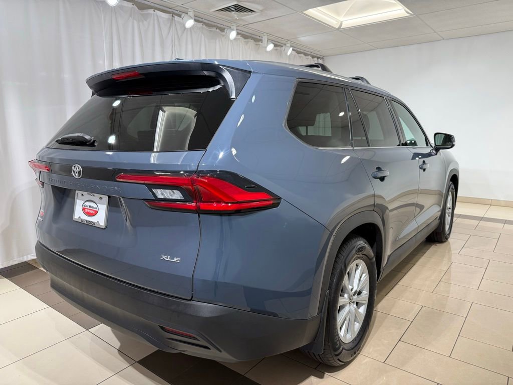 Certified 2024 Toyota Grand Highlander AWD image 5