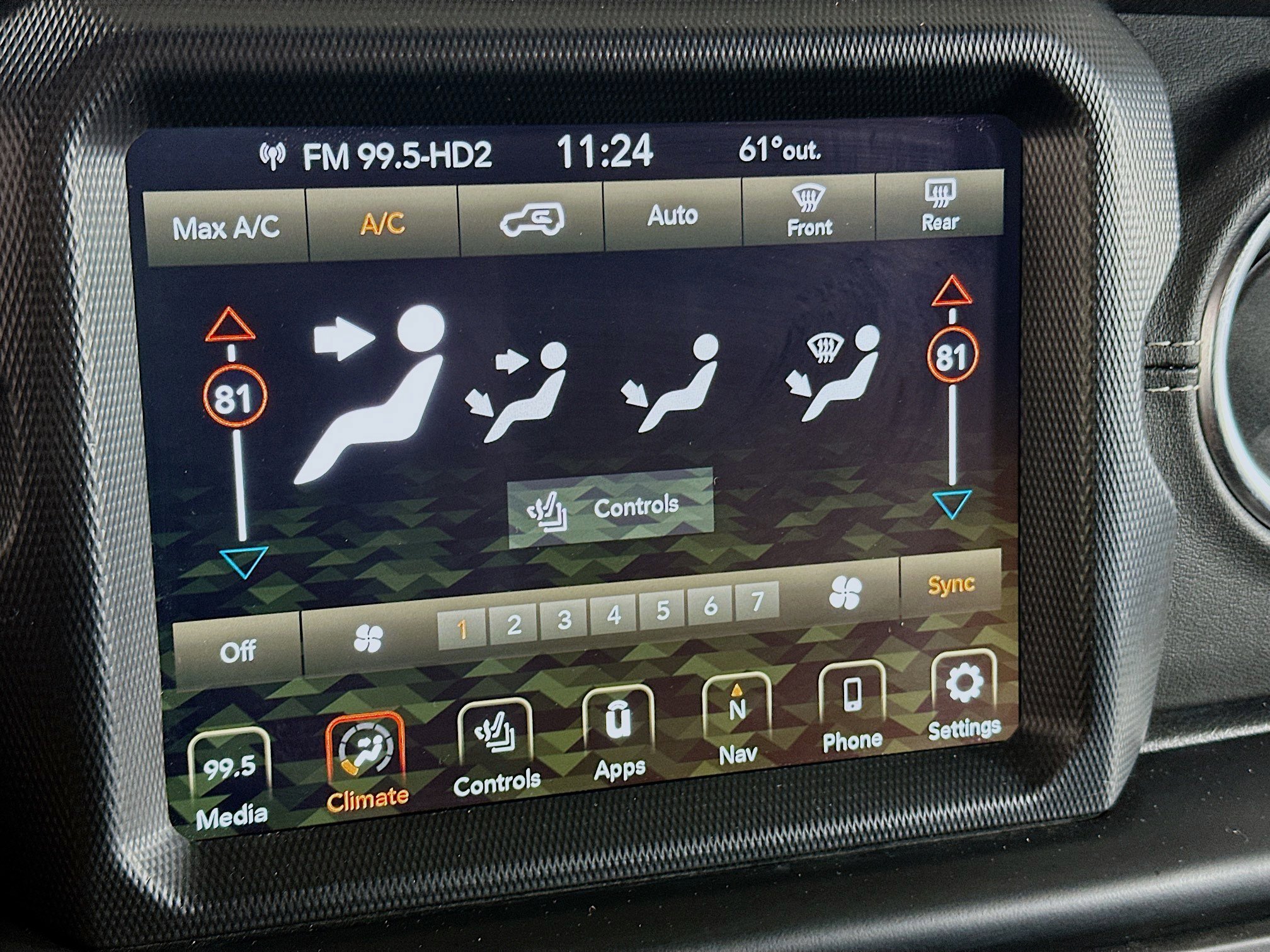 Used 2023 Jeep Wrangler Sahara w/ Cold Weather Group image 24