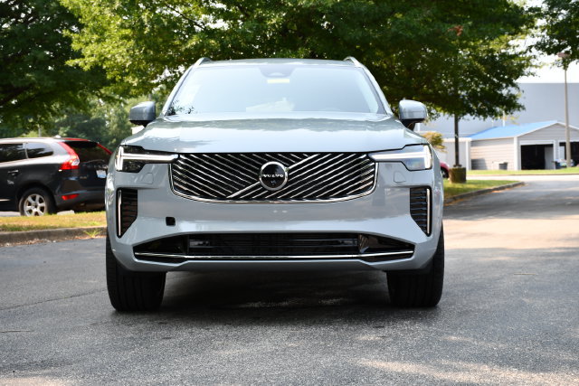 New 2026 Volvo XC90 B6 Plus w/ Protection Package Premier AWD/4WD image 2