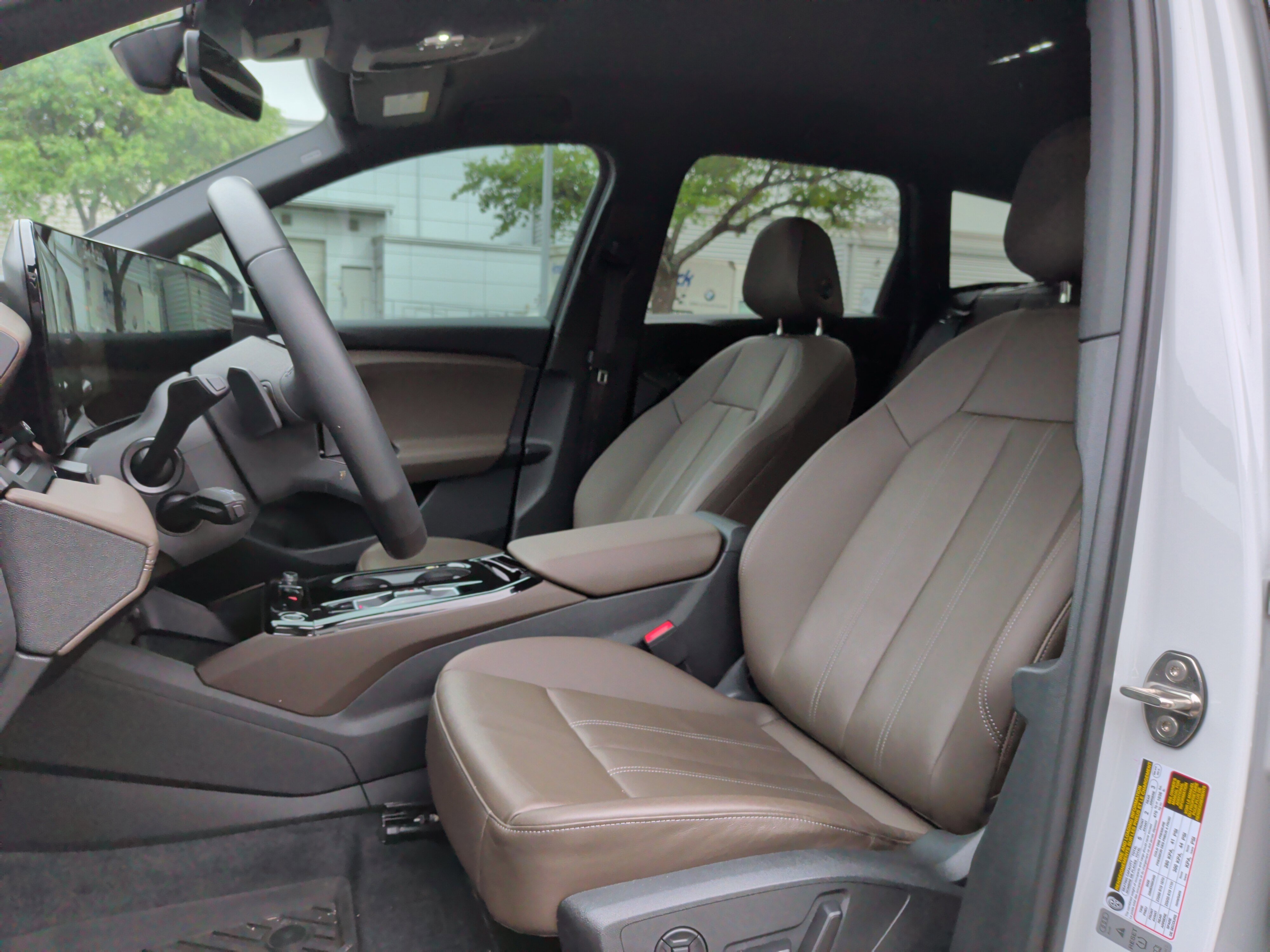 Certified 2025 Audi Q6 e-tron Premium w/ Convenience Package RWD image 27