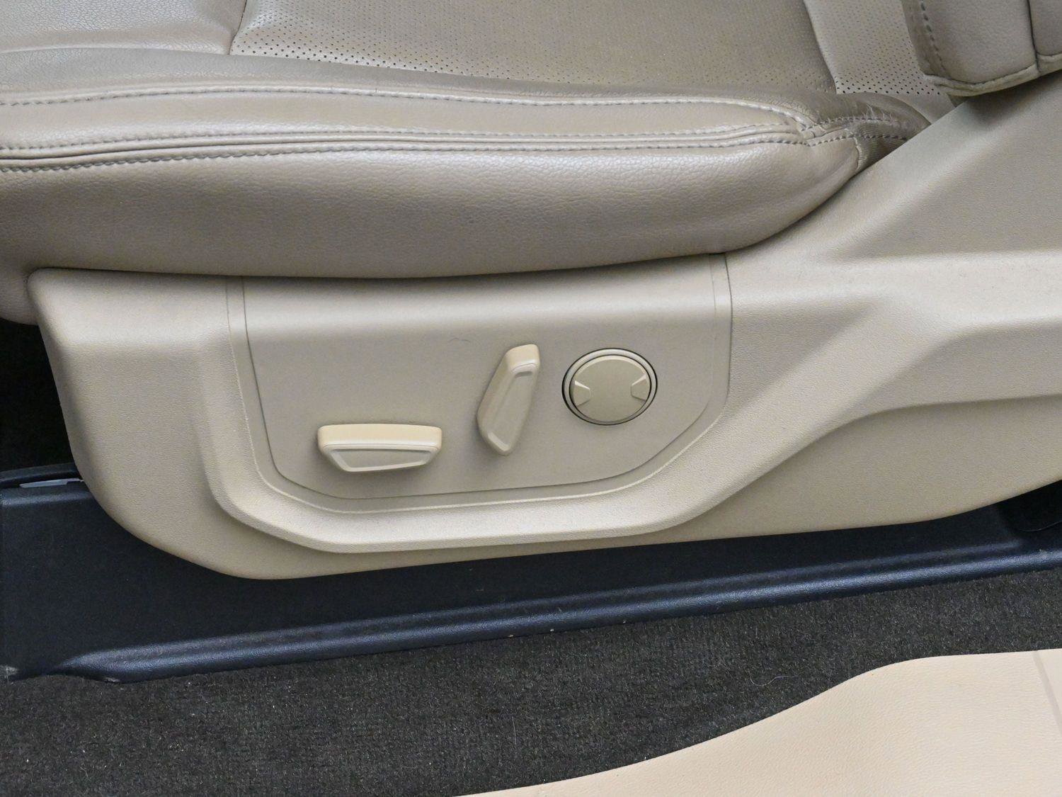 Used 2019 Ford F150 Lariat w/ Equipment Group 502A Luxury image 15