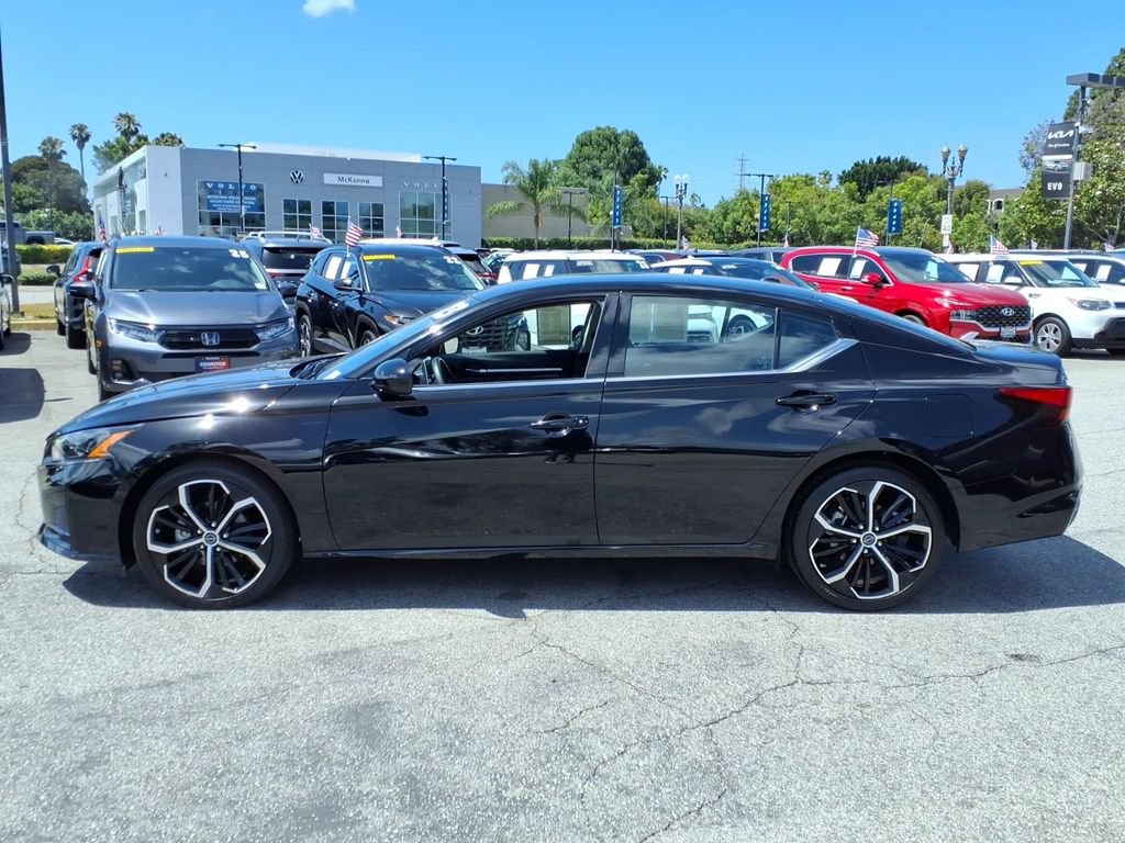Used 2023 Nissan Altima 2.5 SR FWD image 9