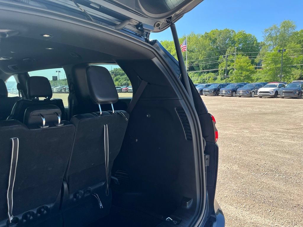 Used 2025 Chrysler Pacifica Select FWD image 15