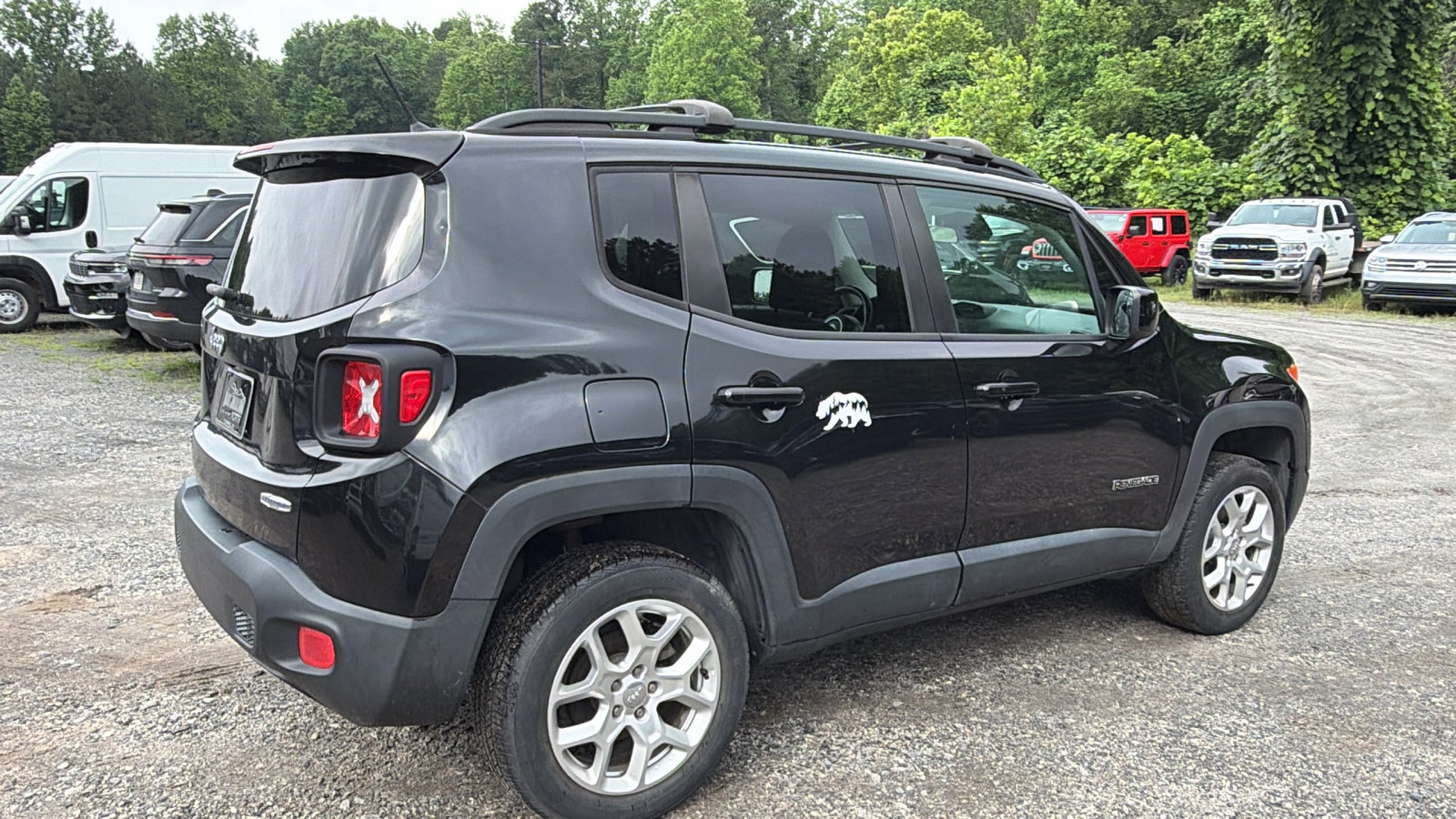 Used 2017 Jeep Renegade Latitude AWD/4WD image 8