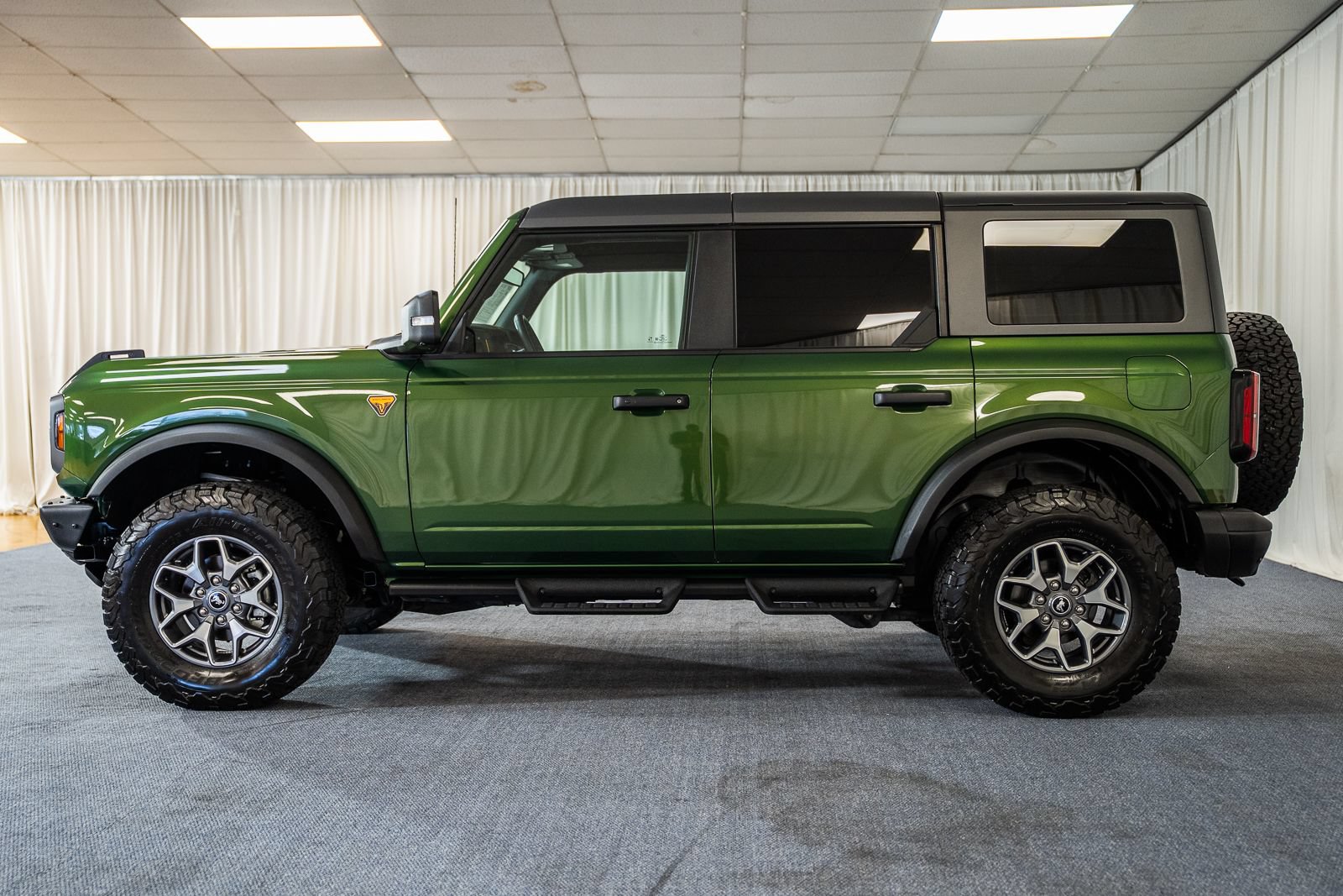Used 2024 Ford Bronco Badlands AWD/4WD image 4