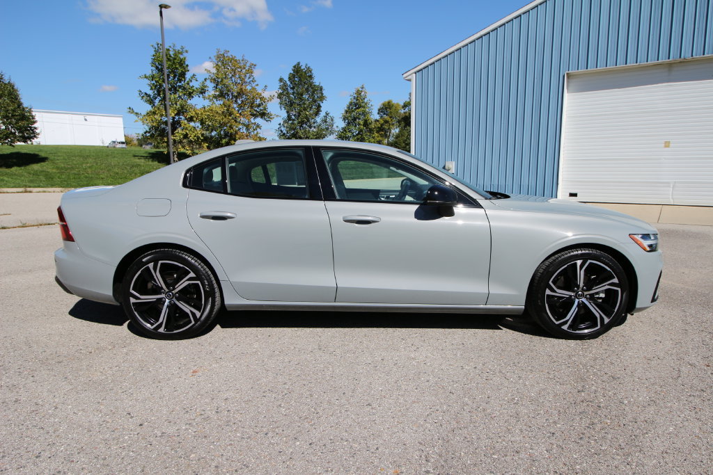 Used 2024 Volvo S60 B5 Core w/ Climate Package AWD/4WD image 8
