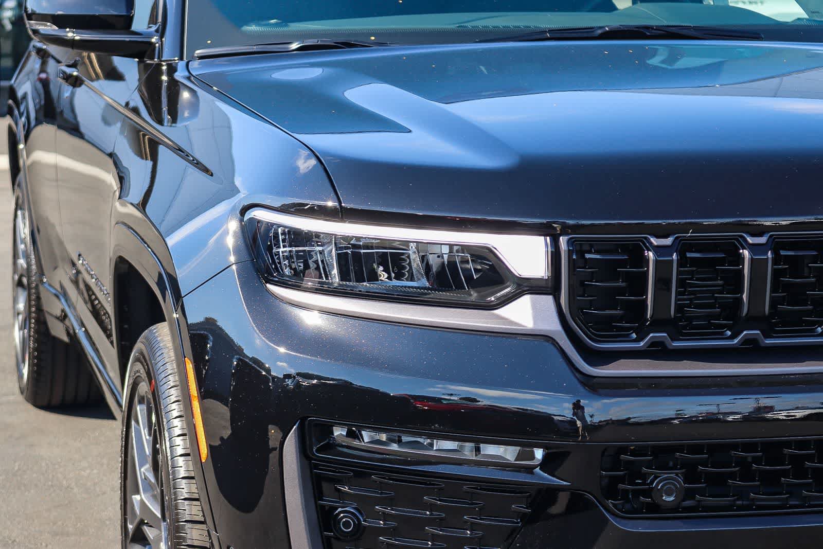 New 2026 Jeep Grand Cherokee Summit AWD/4WD image 8