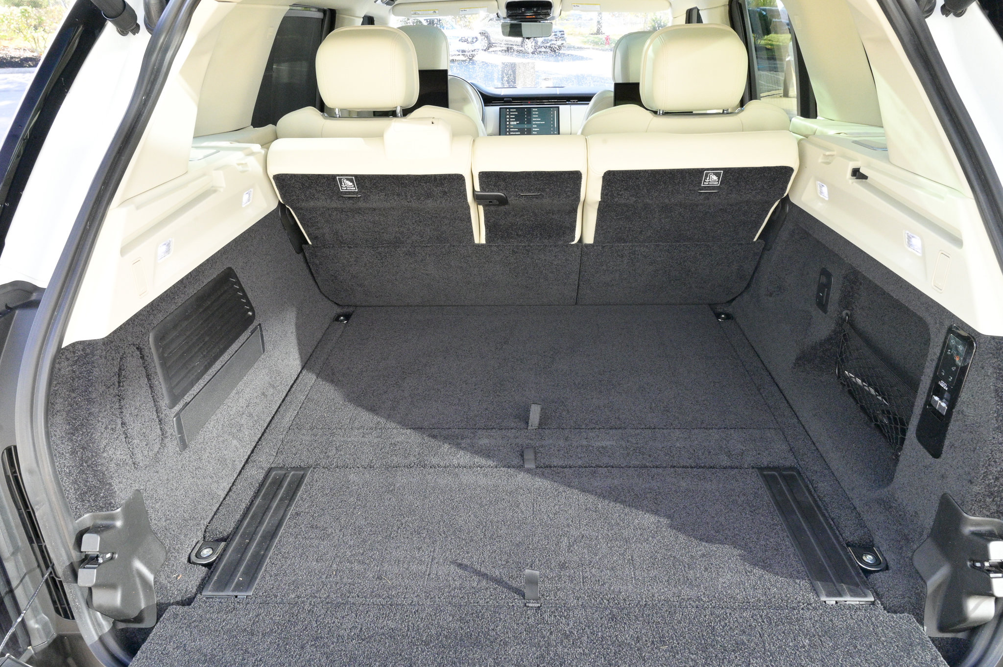 Used 2023 Land Rover Range Rover Autobiography image 45