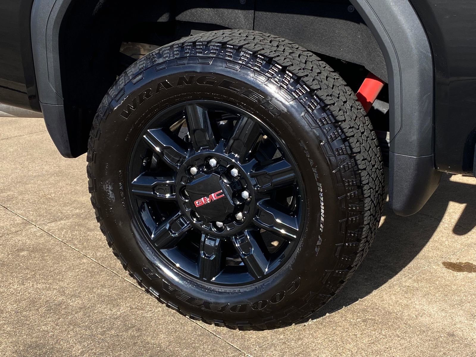 Used 2025 GMC Sierra 2500 AT4 w/ AT4 Preferred Package image 8