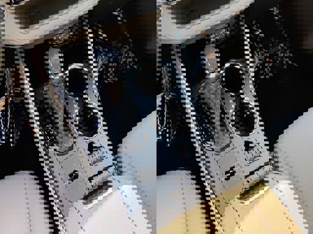 Used 2022 Toyota Highlander XLE image 21