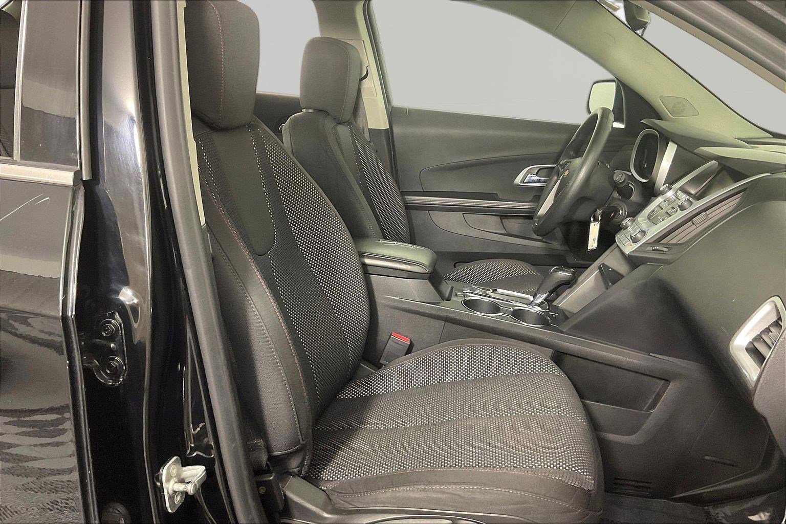 Used 2017 Chevrolet Equinox LS image 27