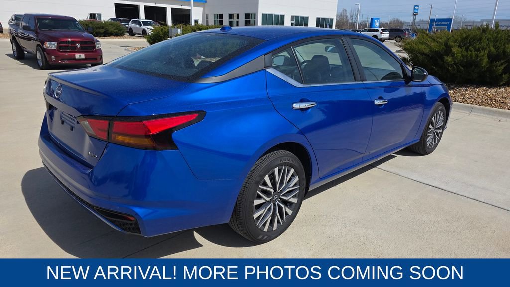 Used 2025 Nissan Altima 2.5 SV image 5