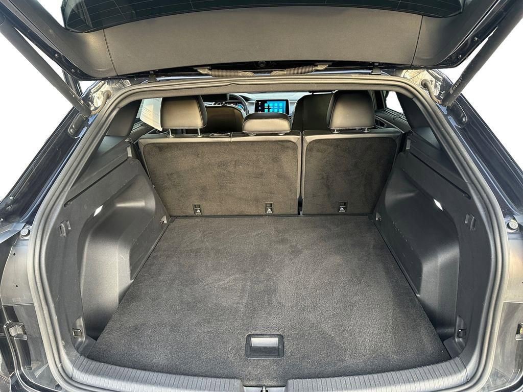 Used 2024 Volkswagen Atlas Cross Sport SE image 19