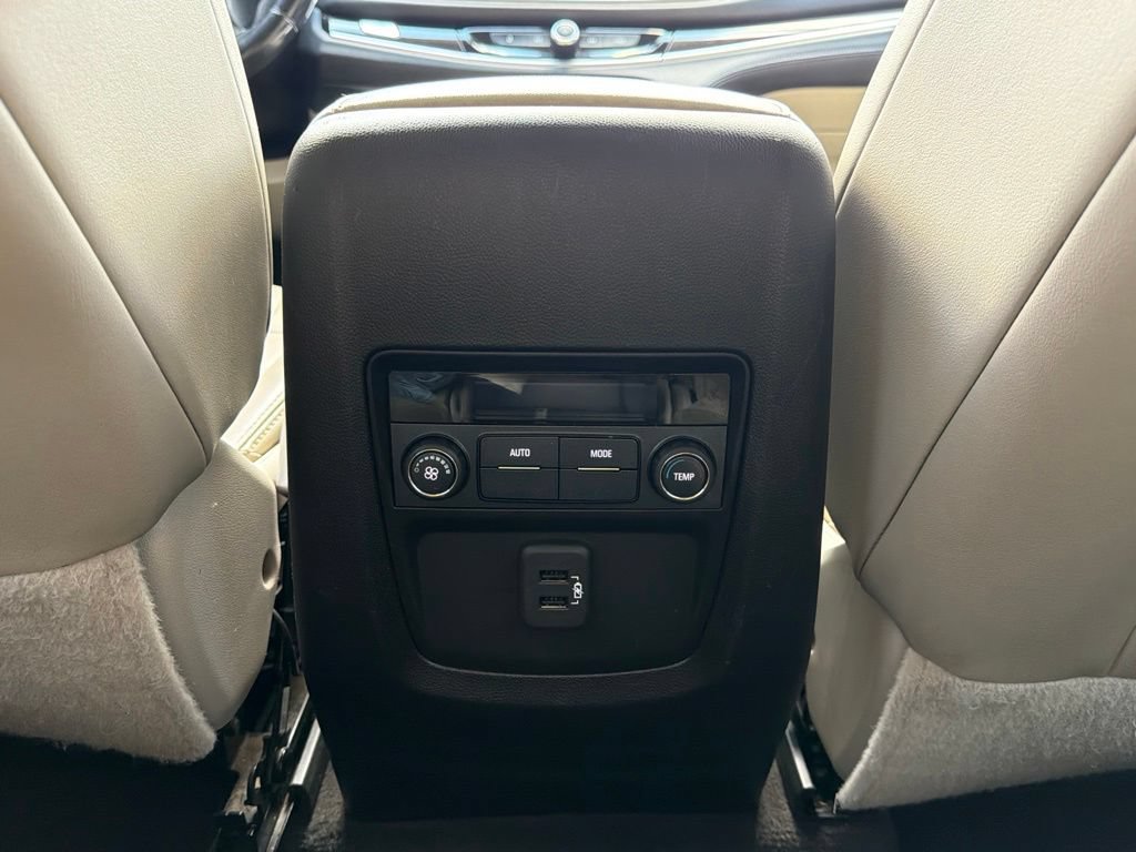 Used 2019 Buick Enclave Essence FWD image 21