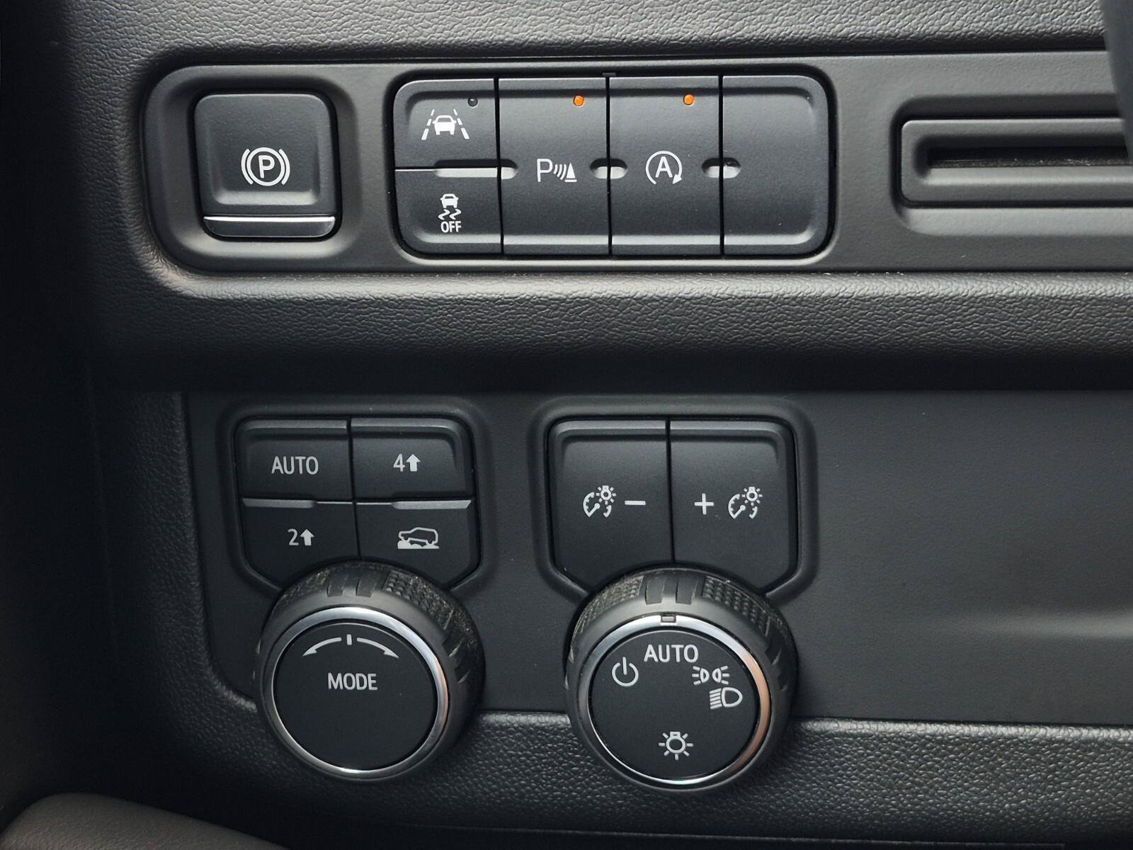 Used 2024 Chevrolet Tahoe LT AWD/4WD image 33