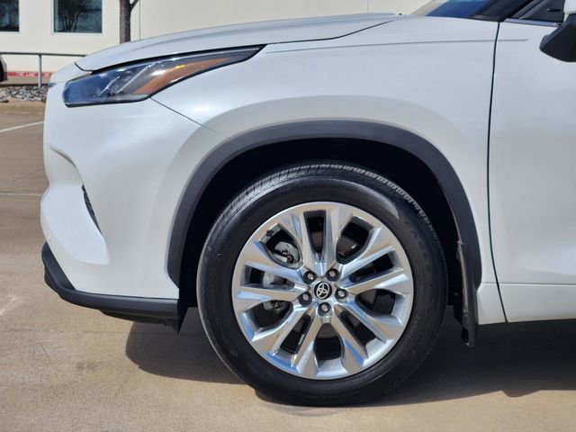 Used 2024 Toyota Highlander Limited image 5