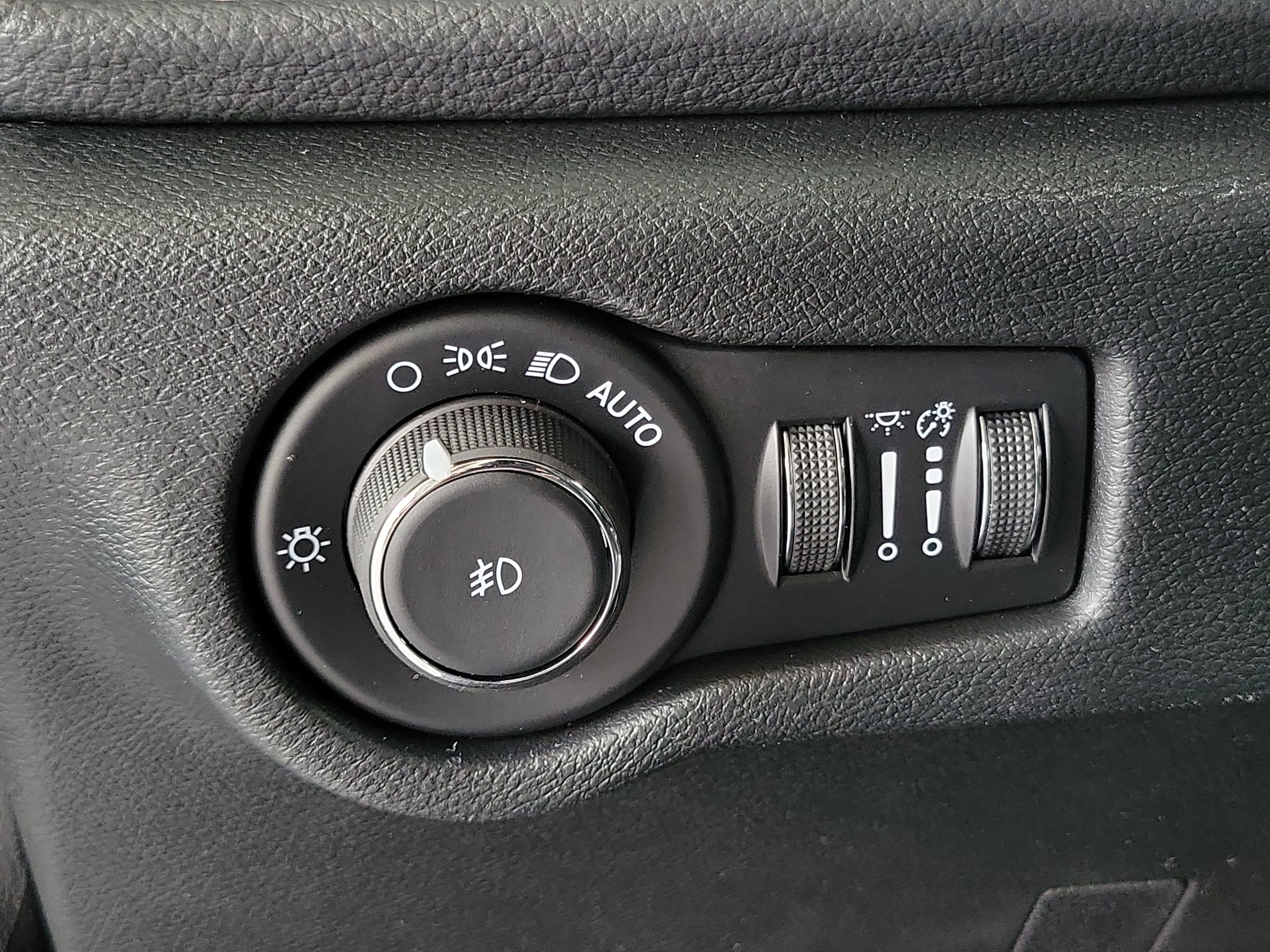 New 2026 Chrysler Pacifica Select FWD image 20