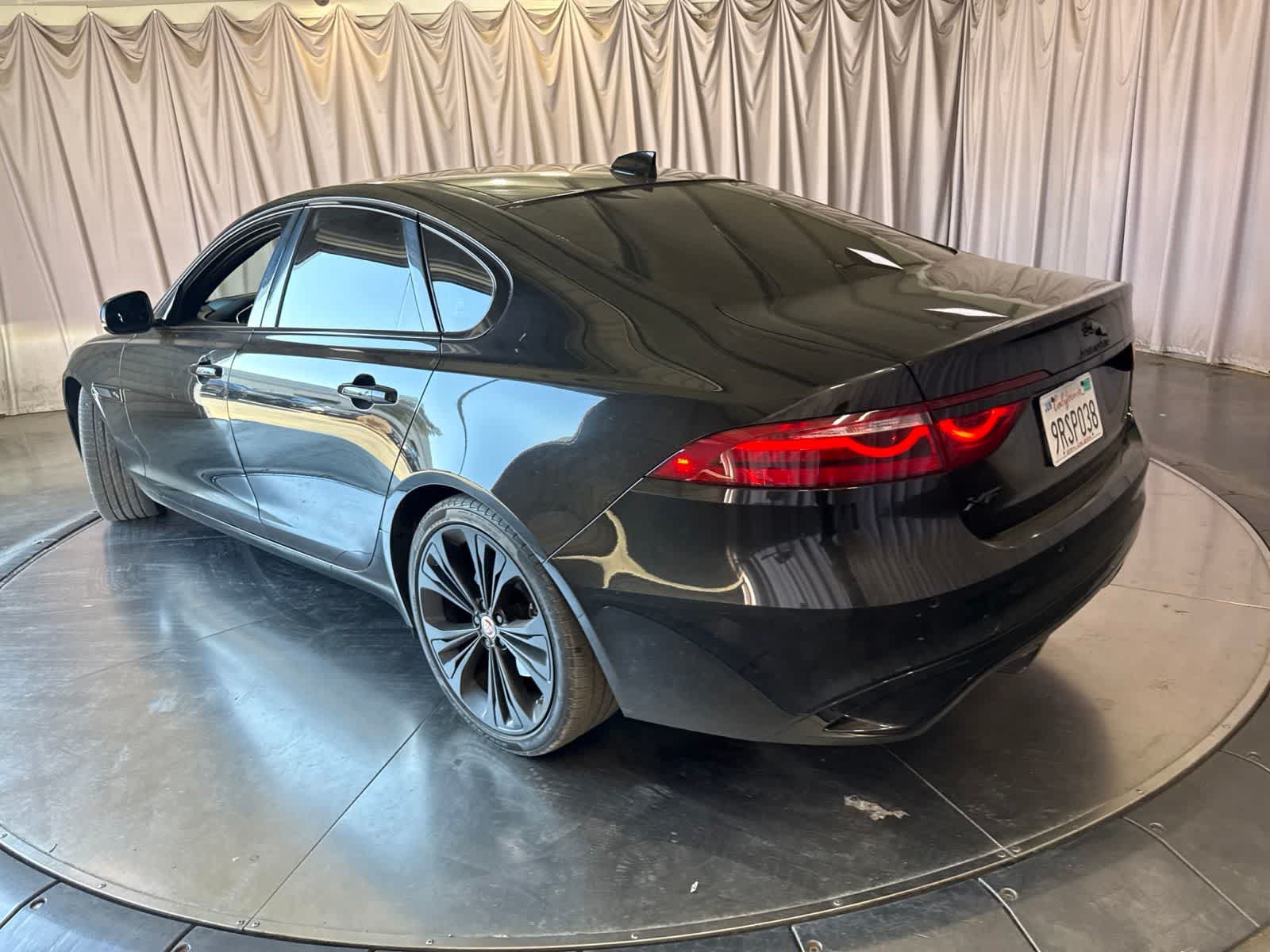 Used 2023 Jaguar XF SE RWD image 7