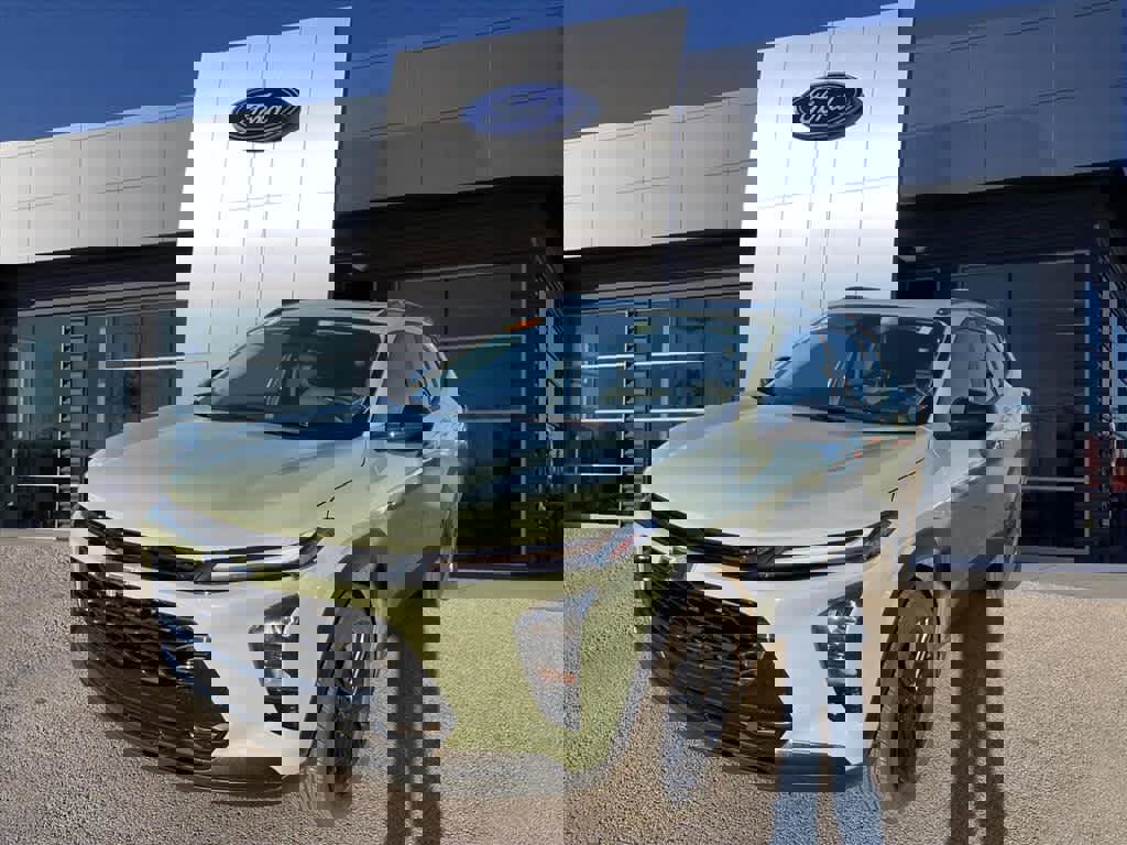 Used 2025 Chevrolet Trax ACTIV w/ Sunroof Package image 4