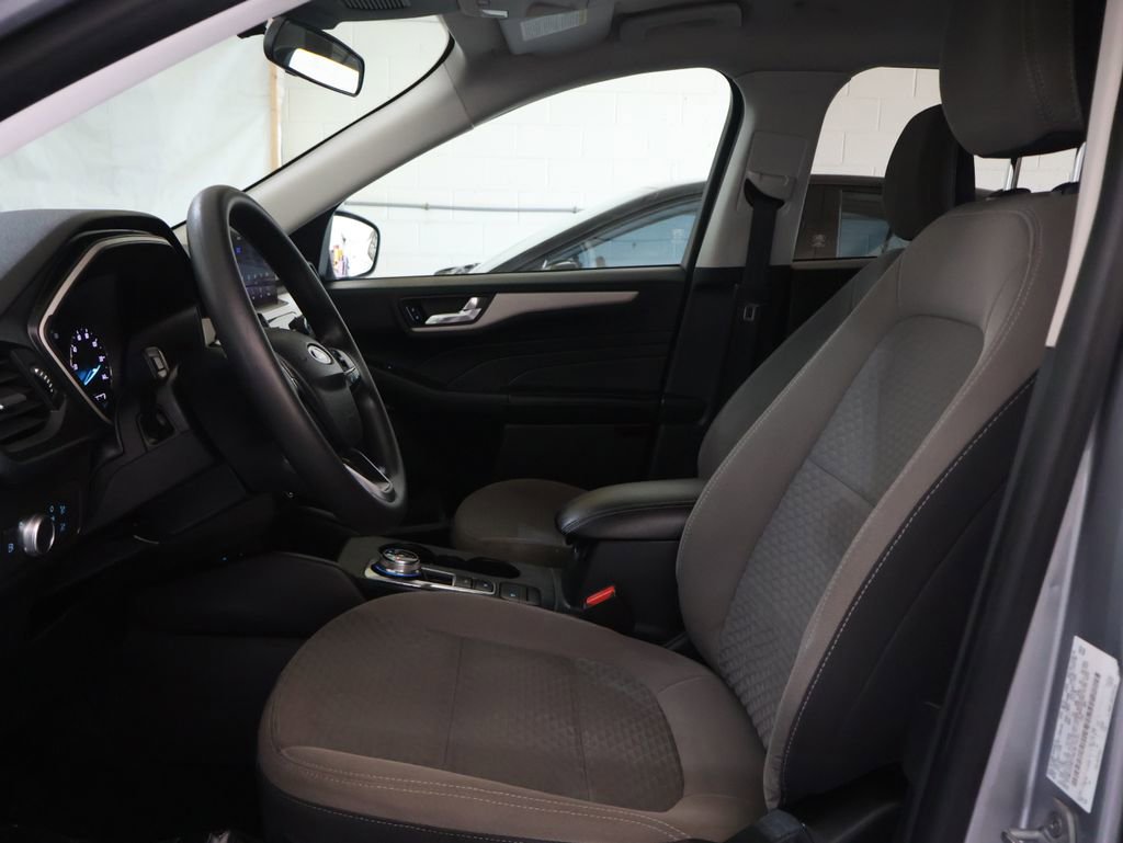 Used 2021 Ford Escape SE FWD image 16