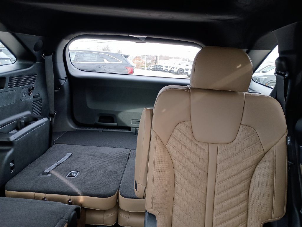 Certified 2026 Kia Sorento SX Prestige w/ Olive Brown Leather Package AWD/4WD image 13