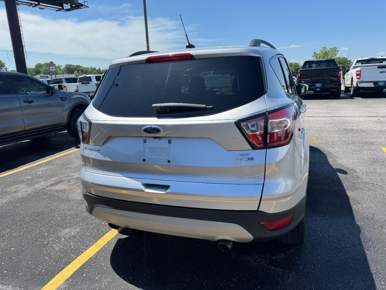 Used 2018 Ford Escape SE AWD/4WD image 4
