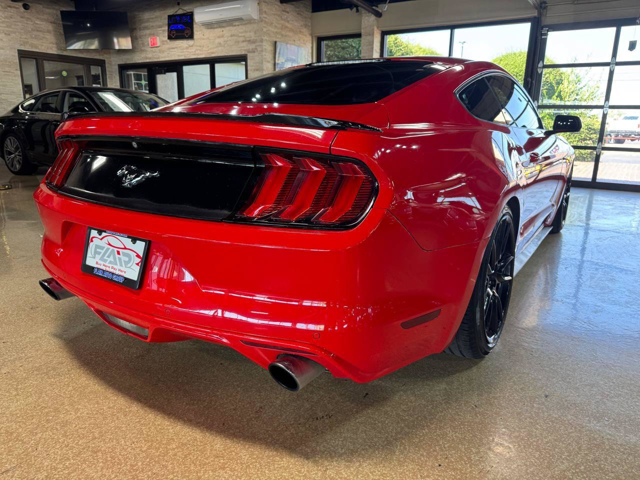 Used 2015 Ford Mustang Coupe RWD image 7
