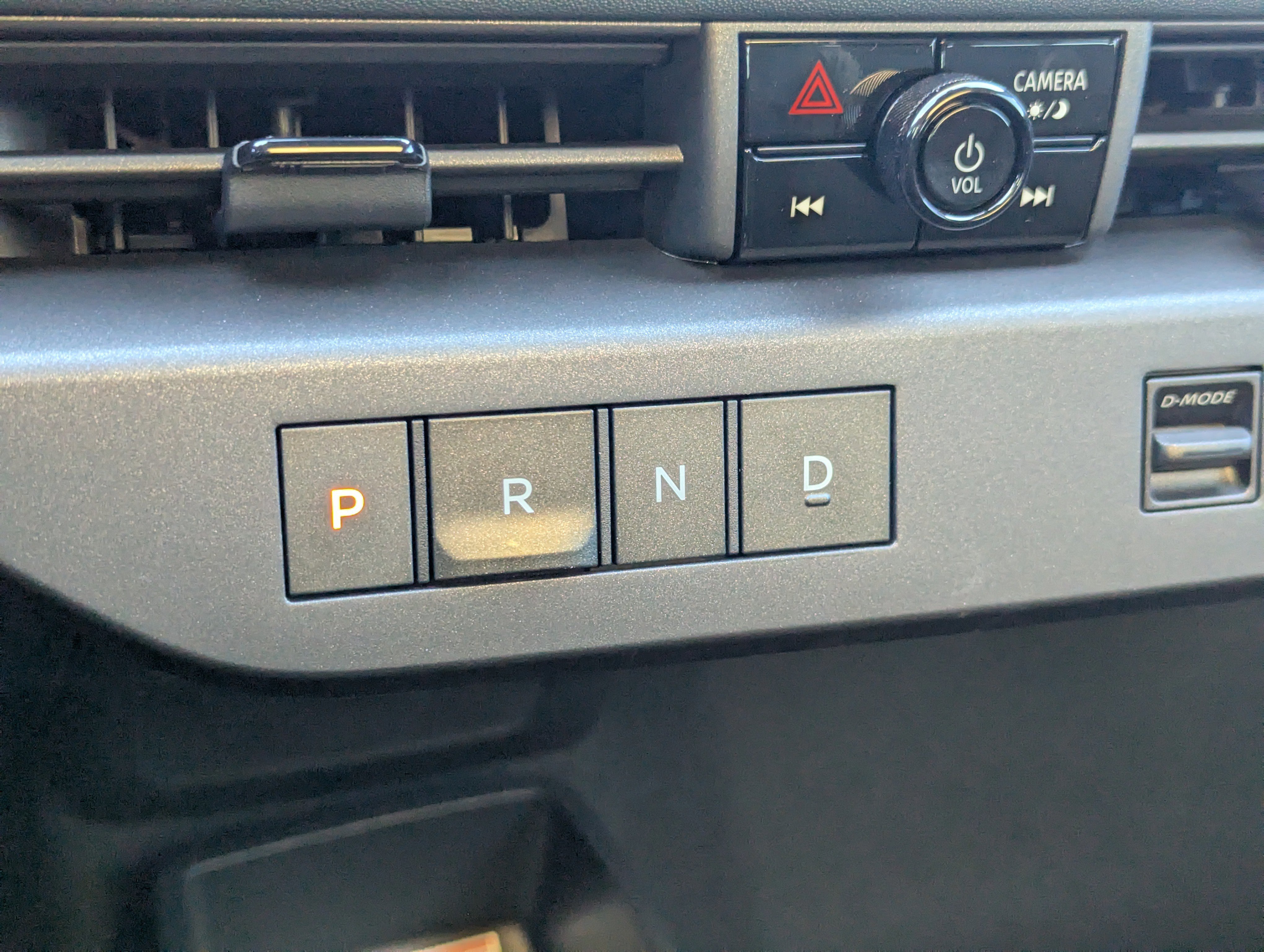 New 2026 Nissan Leaf Platinum+ w/ Cargo Package (Platinum+) image 17