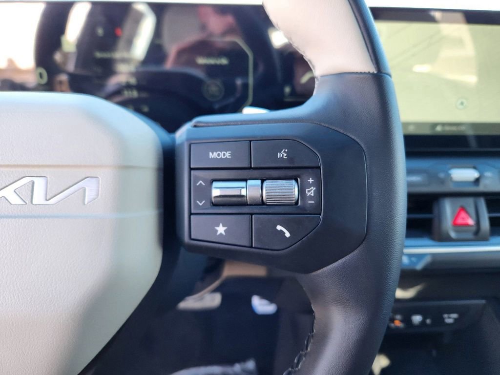 New 2025 Kia K4 GT-Line Turbo image 16