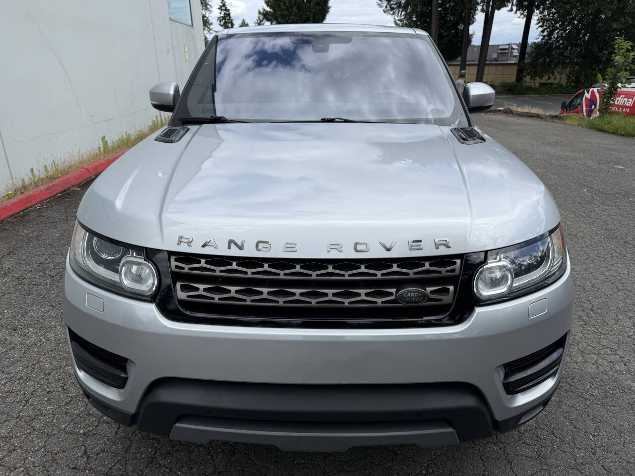 Used 2016 Land Rover Range Rover Sport SE AWD/4WD image 5